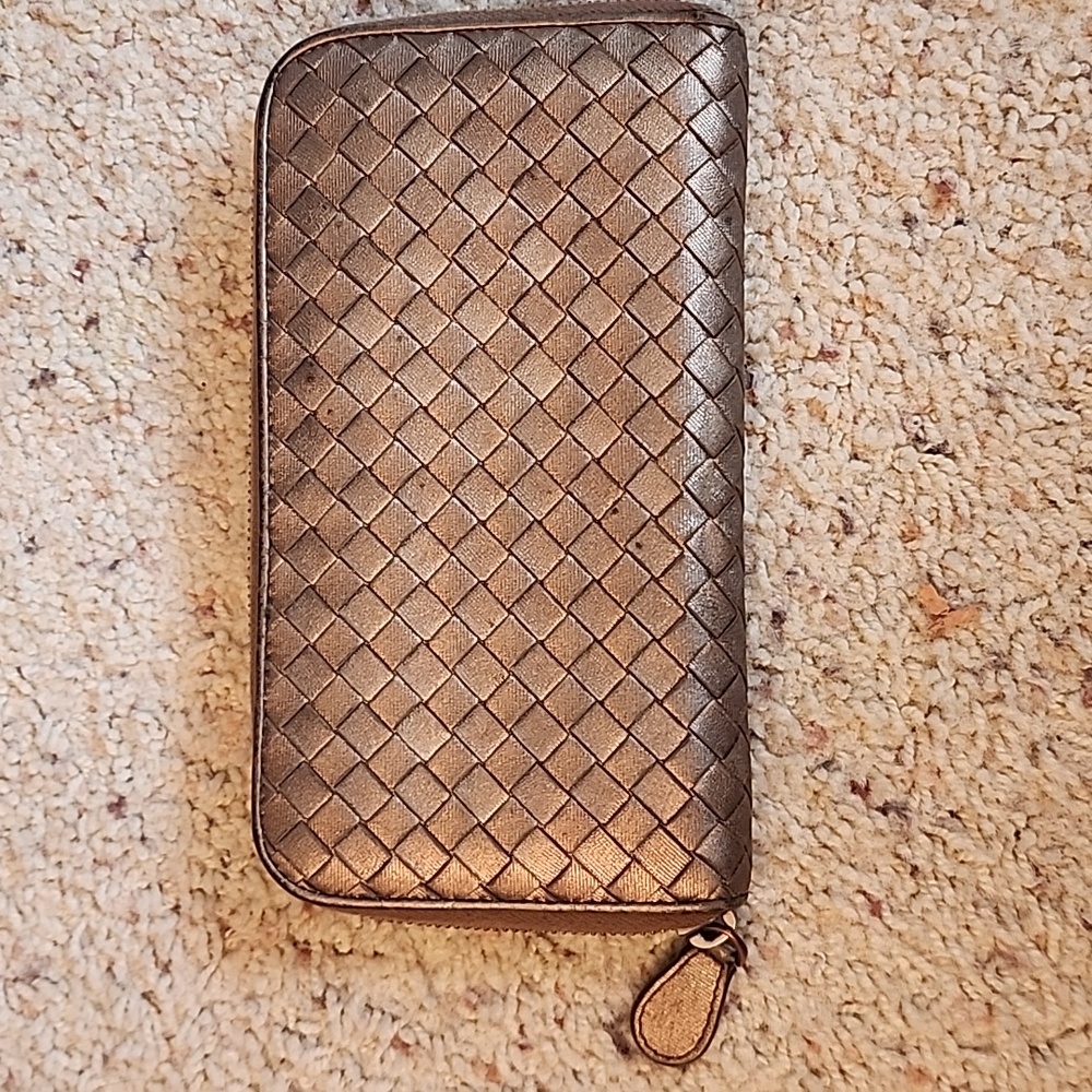 Bottega Veneta Metallic Woven Wallet - Picture 2 of 8